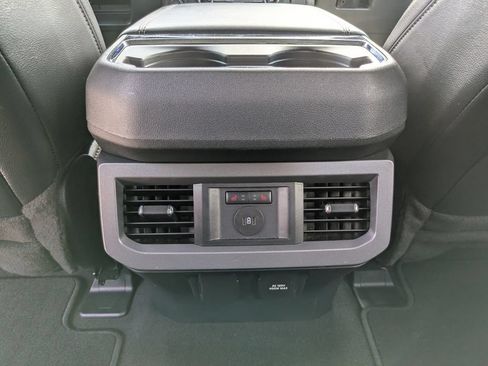 Used 2024 Ford F250 Lariat w/ Lariat Ultimate Package AWD/4WD image 9
