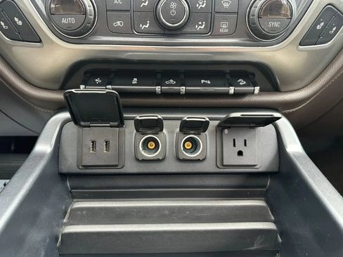 Used 2018 Chevrolet Silverado 1500 LTZ Z71 w/ LTZ Plus Package AWD/4WD image 28