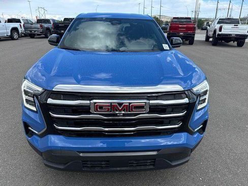 New 2026 GMC Terrain Elevation w/ Technology Package II AWD/4WD image 2