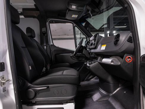 Used 2021 Mercedes-Benz Sprinter 2500 w/ Driver Convenience Package image 24
