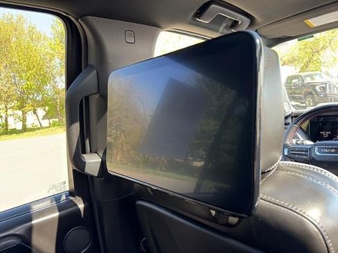 Used 2025 GMC Yukon AT4 Ultimate w/ LPO, Floor Liner Package AWD/4WD image 28