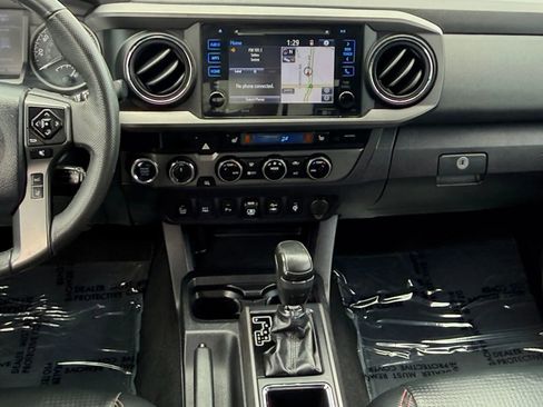 Used 2018 Toyota Tacoma TRD Pro AWD/4WD image 13