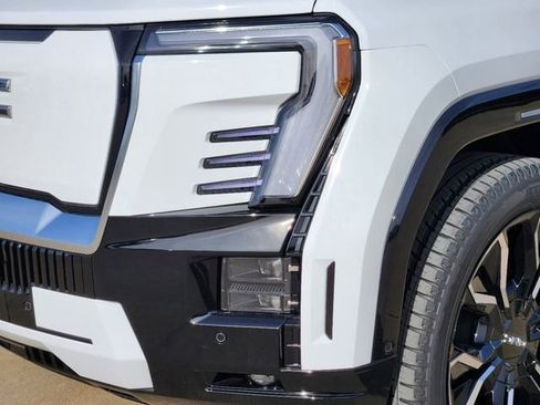 New 2025 GMC Sierra EV Denali AWD/4WD image 7