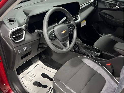 Used 2026 Chevrolet TrailBlazer LT AWD/4WD image 7