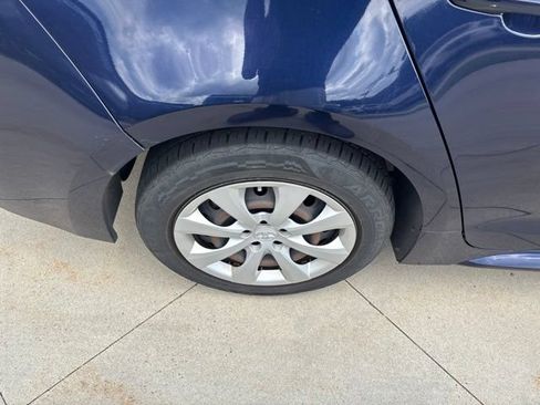 Used 2021 Toyota Corolla LE FWD image 10