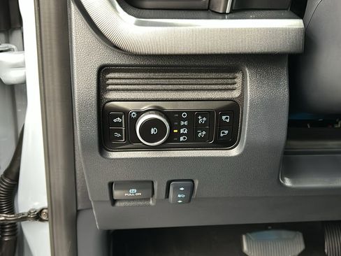 Used 2026 Ford F450 Platinum image 32