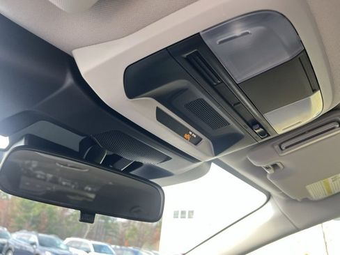 Used 2025 Subaru Crosstrek 2.0i image 27