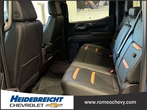 Certified 2023 GMC Sierra 1500 AT4 w/ AT4 Premium Package image 18