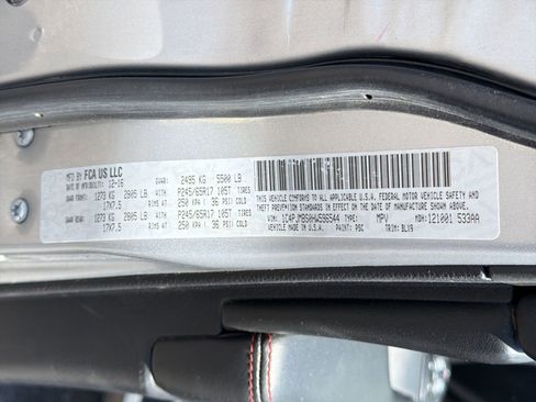 Used 2017 Jeep Cherokee Trailhawk AWD/4WD image 19