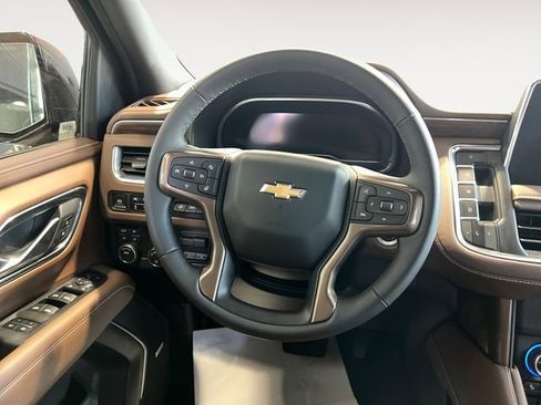 Used 2024 Chevrolet Suburban High Country w/ Premium Package image 10