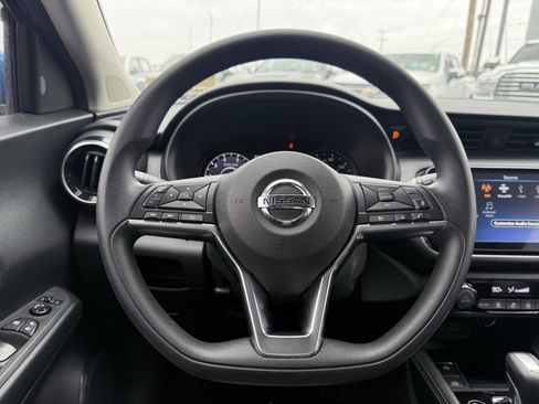 Used 2021 Nissan Kicks SV image 14