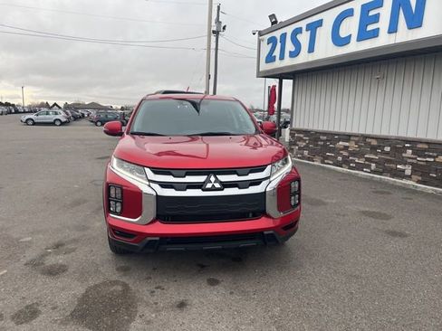 Used 2024 Mitsubishi Outlander Sport SE image 2