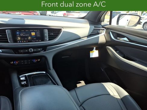 Certified 2024 Buick Enclave Essence FWD image 20