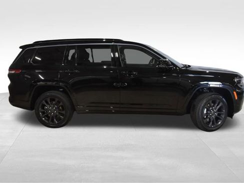 New 2026 Jeep Grand Cherokee L Limited AWD/4WD image 3