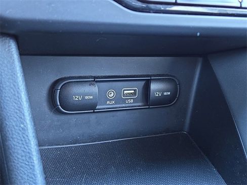 Used 2018 Kia Niro LX image 14