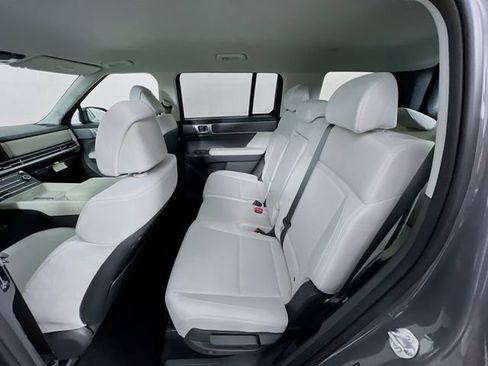 Certified 2025 Hyundai Santa Fe SE image 21