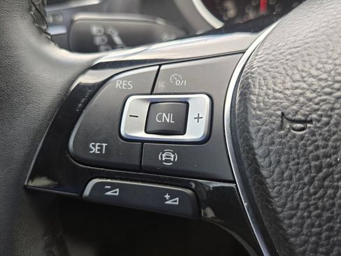 Used 2020 Volkswagen Tiguan SE FWD image 25