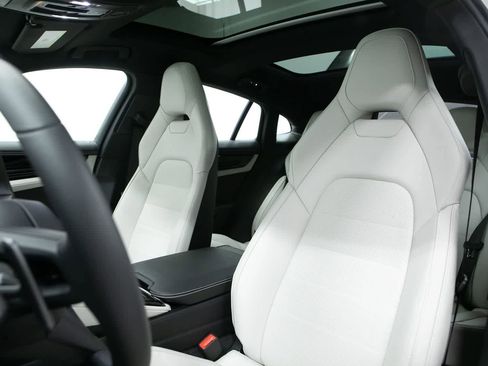 New 2026 Porsche Panamera RWD image 5