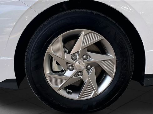 Certified 2025 Hyundai Sonata SE FWD image 11