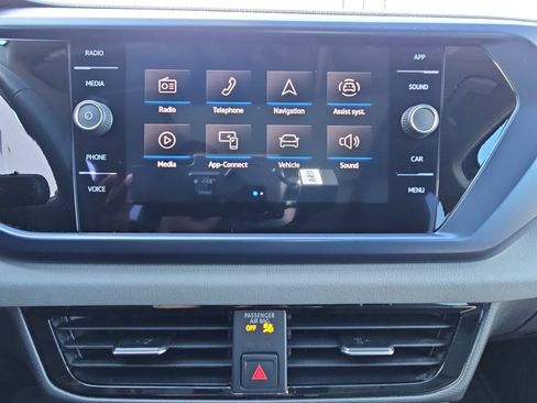 Used 2023 Volkswagen Taos SE w/ Panoramic Sunroof Package FWD image 20
