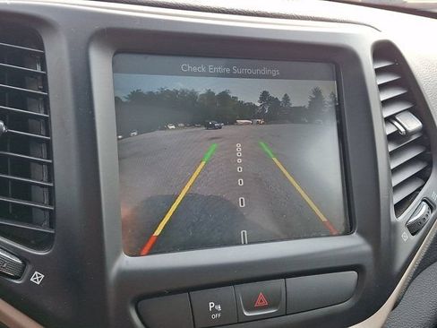 Certified 2018 Jeep Cherokee Limited AWD/4WD image 24