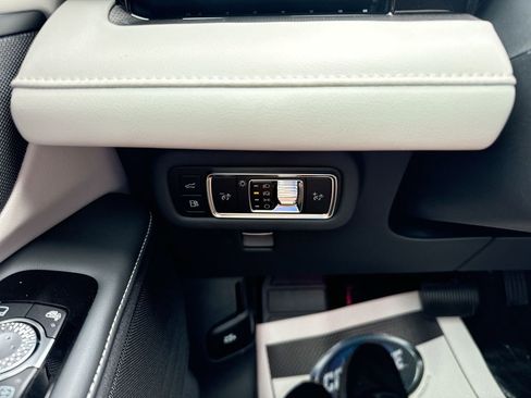 New 2025 Lincoln Nautilus Premier w/ Equipment Group 102A AWD/4WD image 18