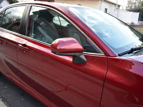 Used 2022 Toyota Camry LE image 32