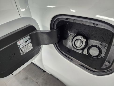 Used 2024 GMC Sierra 1500 AT4X image 39