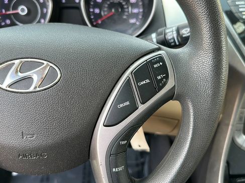 Used 2013 Hyundai Elantra GLS w/ Preferred Pkg image 32