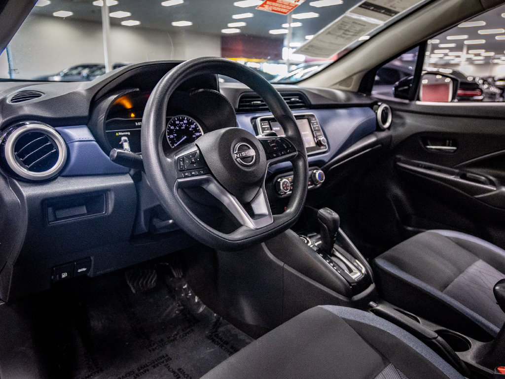 Used 2023 Nissan Versa SV FWD image 11