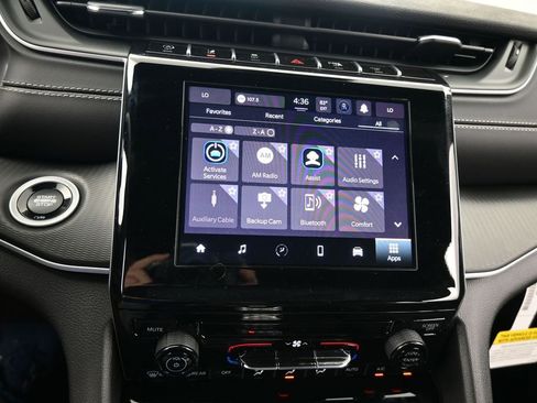 Used 2024 Jeep Grand Cherokee Laredo X image 22