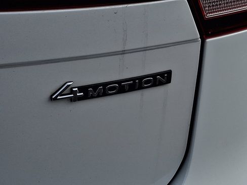 Used 2022 Volkswagen Tiguan SEL R-Line image 32