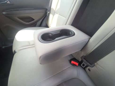 Used 2016 Chevrolet Trax LTZ FWD image 17