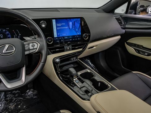 Used 2024 Lexus NX 250 FWD image 29