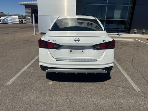 Used 2023 Nissan Altima 2.5 SV FWD image 4