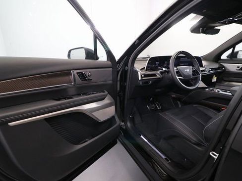 New 2026 Cadillac Vistiq Sport image 6