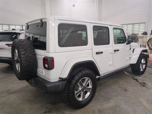 Certified 2022 Jeep Wrangler Unlimited Sahara image 5