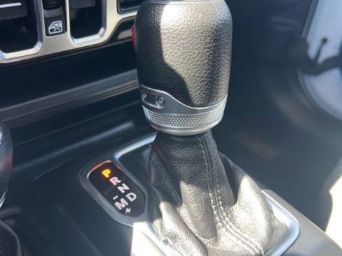 Used 2025 Jeep Wrangler Unlimited Sahara AWD/4WD image 15