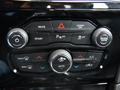 Used 2023 Chrysler 300 S image 26