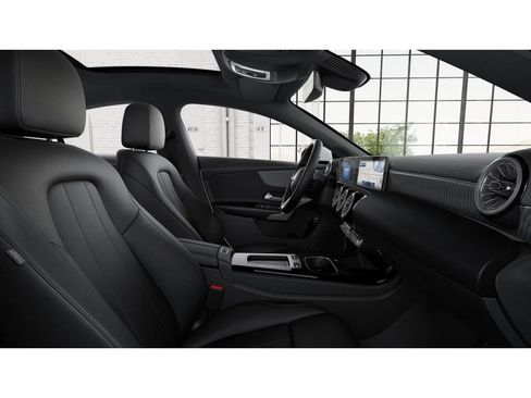 Used 2024 Mercedes-Benz CLA 250 4MATIC image 4