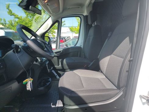 Used 2025 RAM ProMaster 2500 w/ U-Haul Equipment Group FWD image 3
