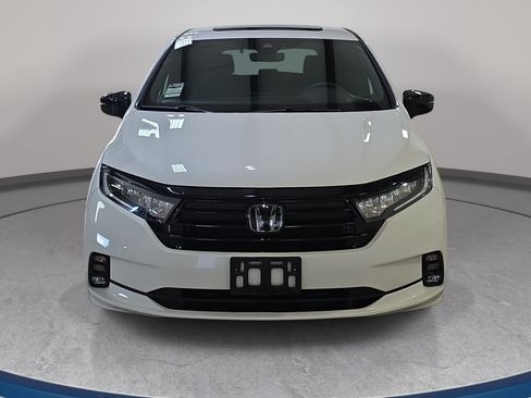 Certified 2024 Honda Odyssey Sport image 3