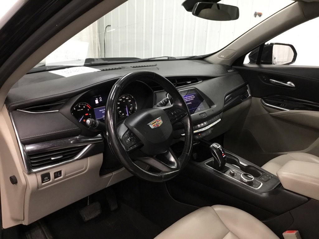Used 2019 Cadillac XT4 Luxury w/ Cold Weather Package AWD/4WD image 10