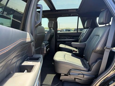 Used 2024 Ford Expedition Platinum AWD/4WD image 20