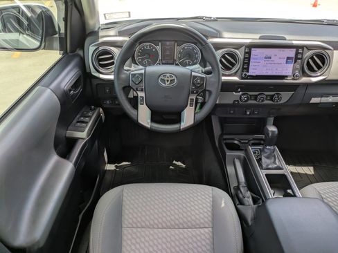 Used 2020 Toyota Tacoma SR5 RWD image 14