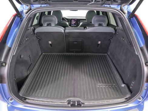 Used 2021 Volvo XC60 T5 R-Design w/ Protection Package Premier image 29