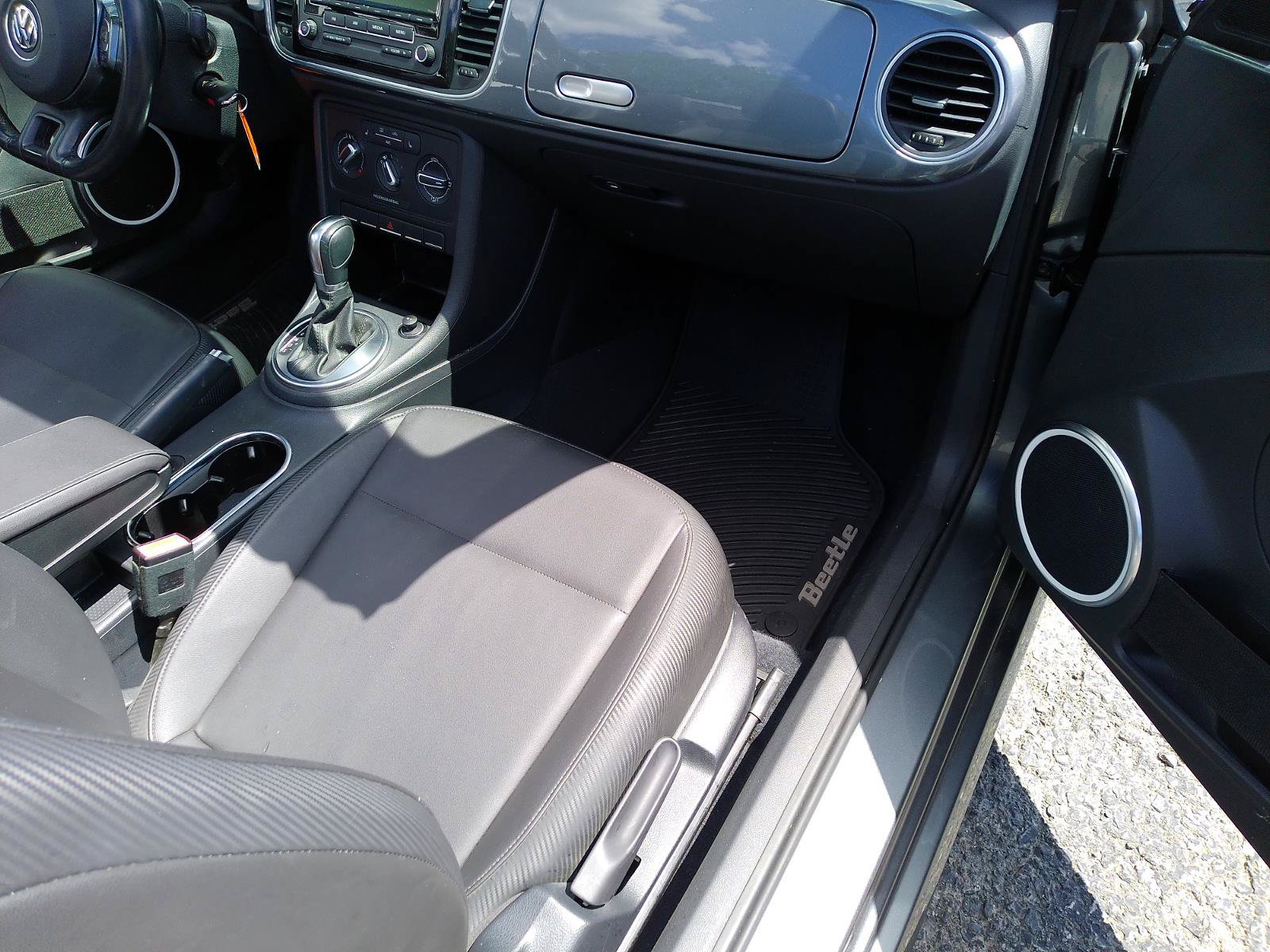 Used 2015 Volkswagen Beetle 1.8T FWD image 29