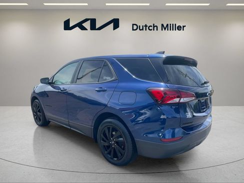 Used 2023 Chevrolet Equinox LS w/ LS Convenience Package FWD image 2