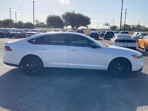 Used 2025 Honda Accord SE image 4