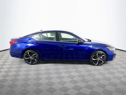 Used 2024 Nissan Altima 2.5 SR FWD image 8